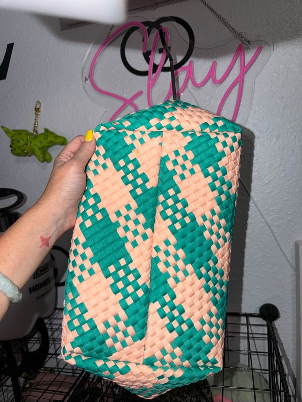 NWT Wildfox Large Woven Tote Bag Teal Peach Checkered Neoprene Beach Tote $125 - Picture 6 of 7
